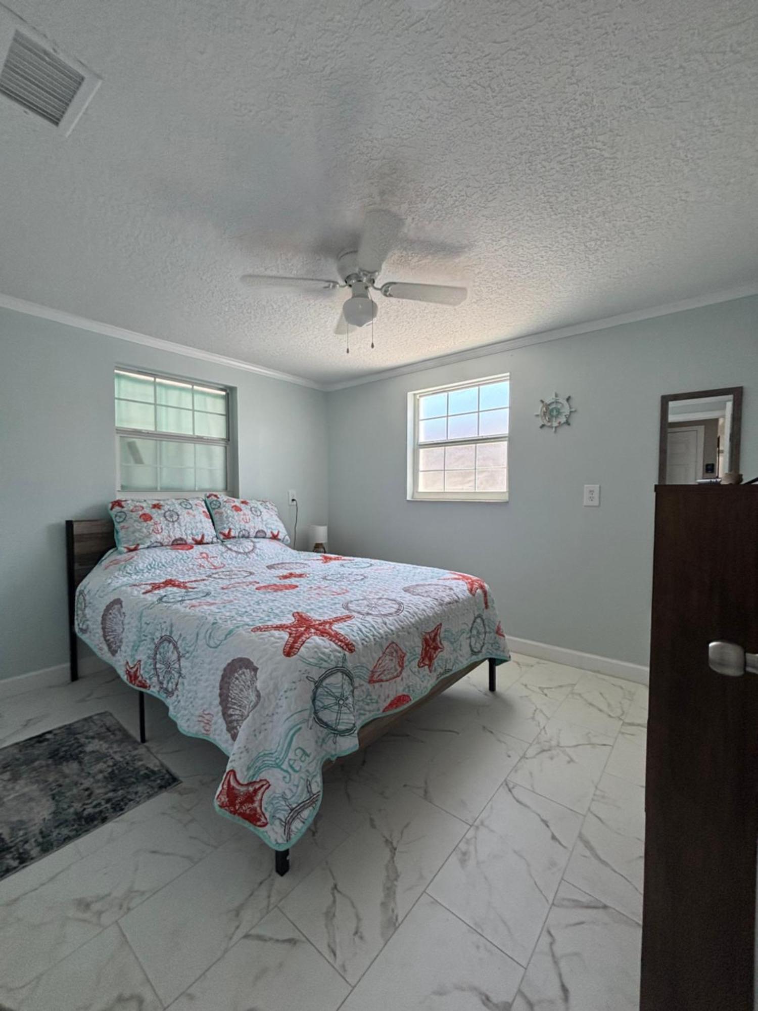 Gorgeous Seaside Seashell Cottage! Hudson Exterior photo